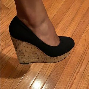 Super Cute Black Wedges
